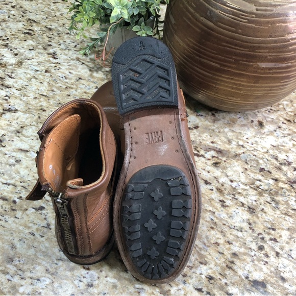 FRYE Cognac Tyler Engineer Brown Leather Ankle Boots 6.5 - Picture 10 of 10